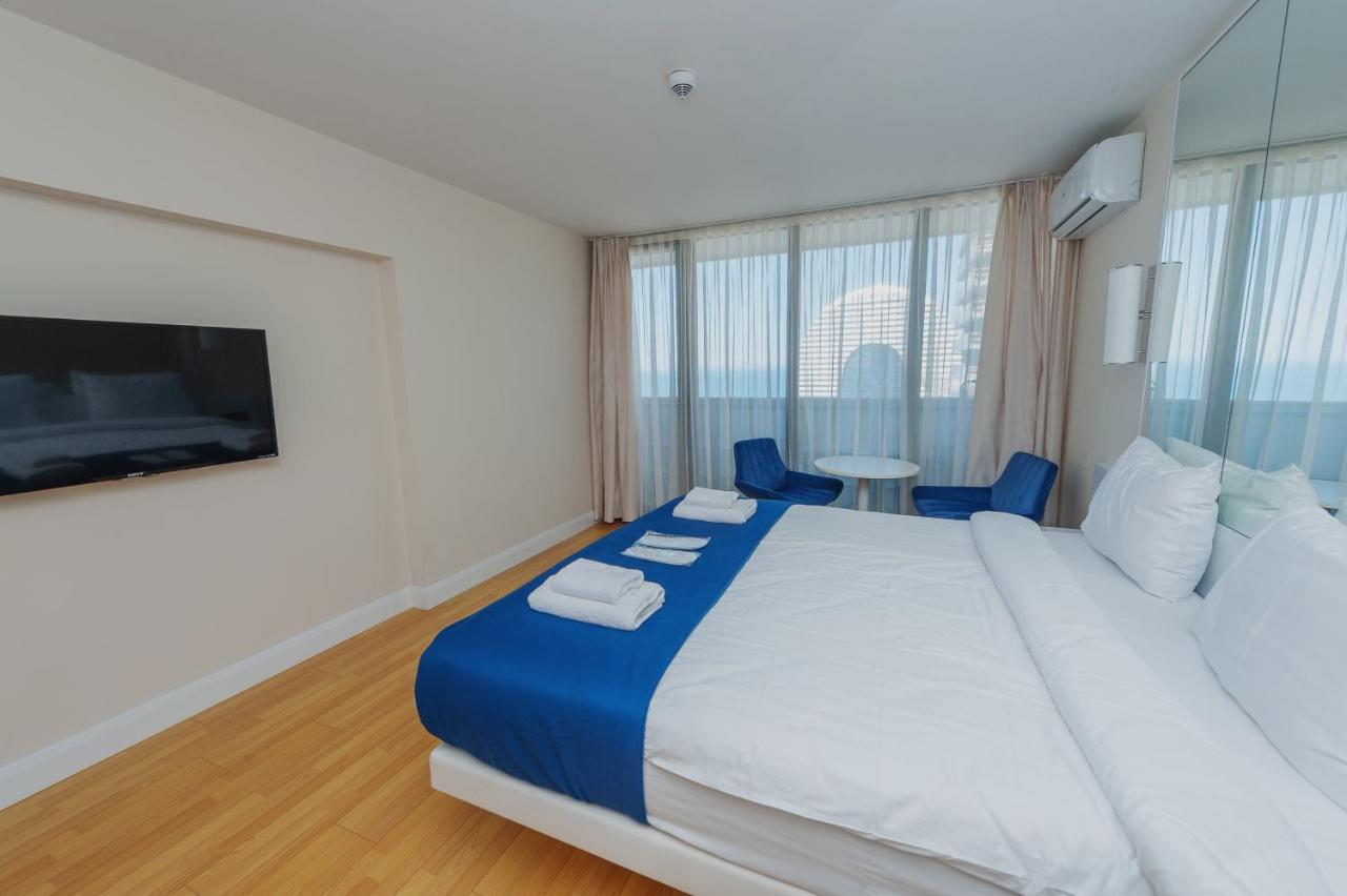 Orbi City Center Sea View Aparthotel Batumi Esterno foto