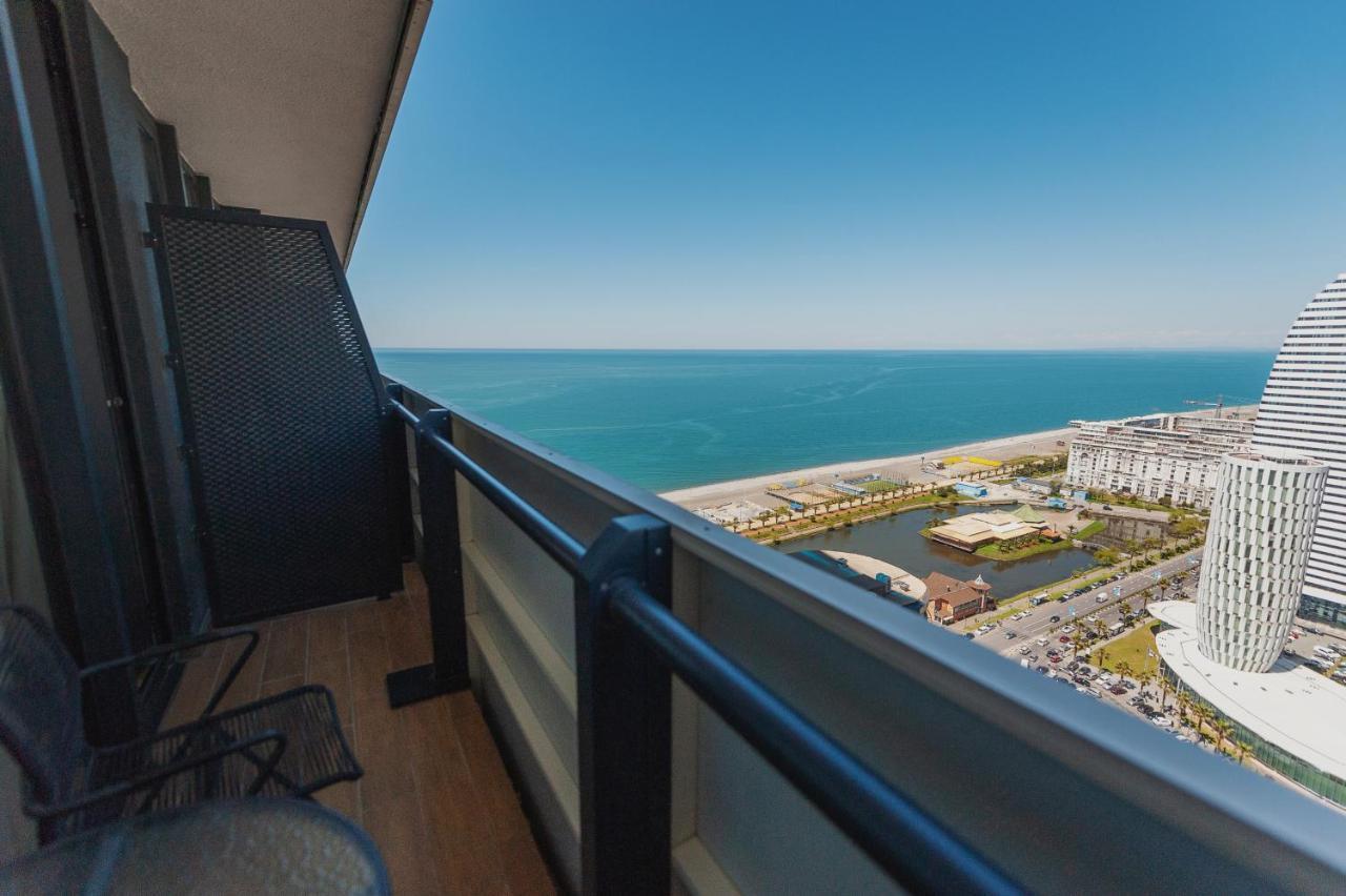 Orbi City Center Sea View Aparthotel Batumi Esterno foto