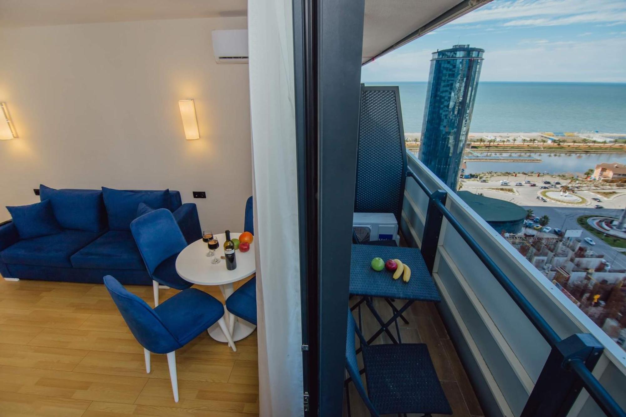 Orbi City Center Sea View Aparthotel Batumi Esterno foto