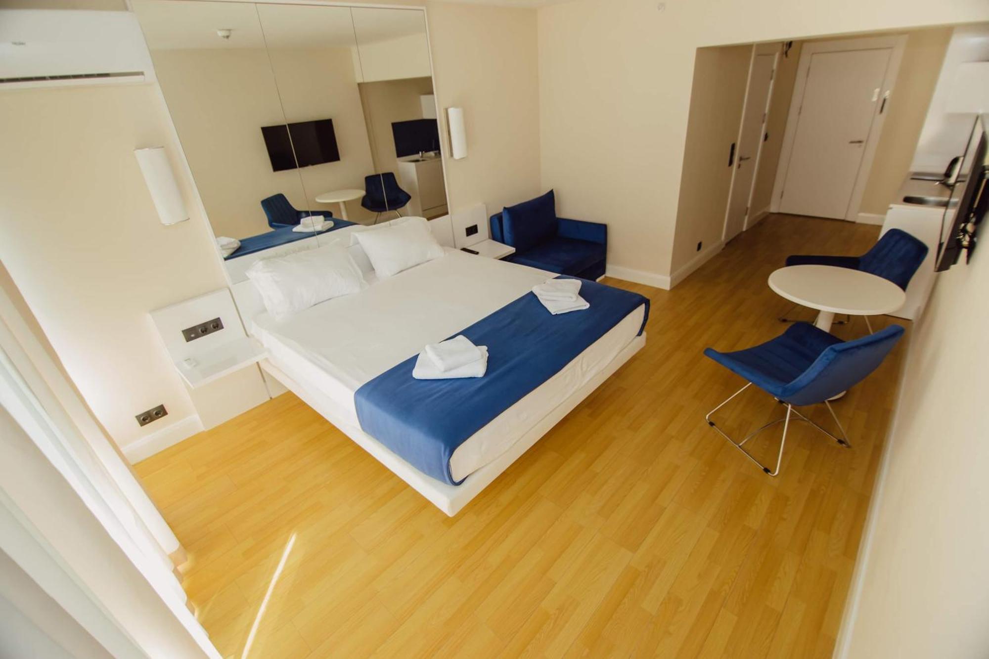 Orbi City Center Sea View Aparthotel Batumi Esterno foto